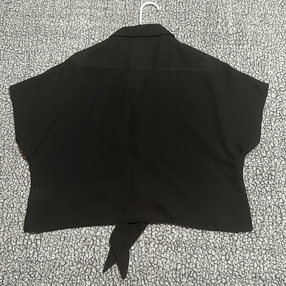 Button Down Black sheer crop top - Picture 5 of 8